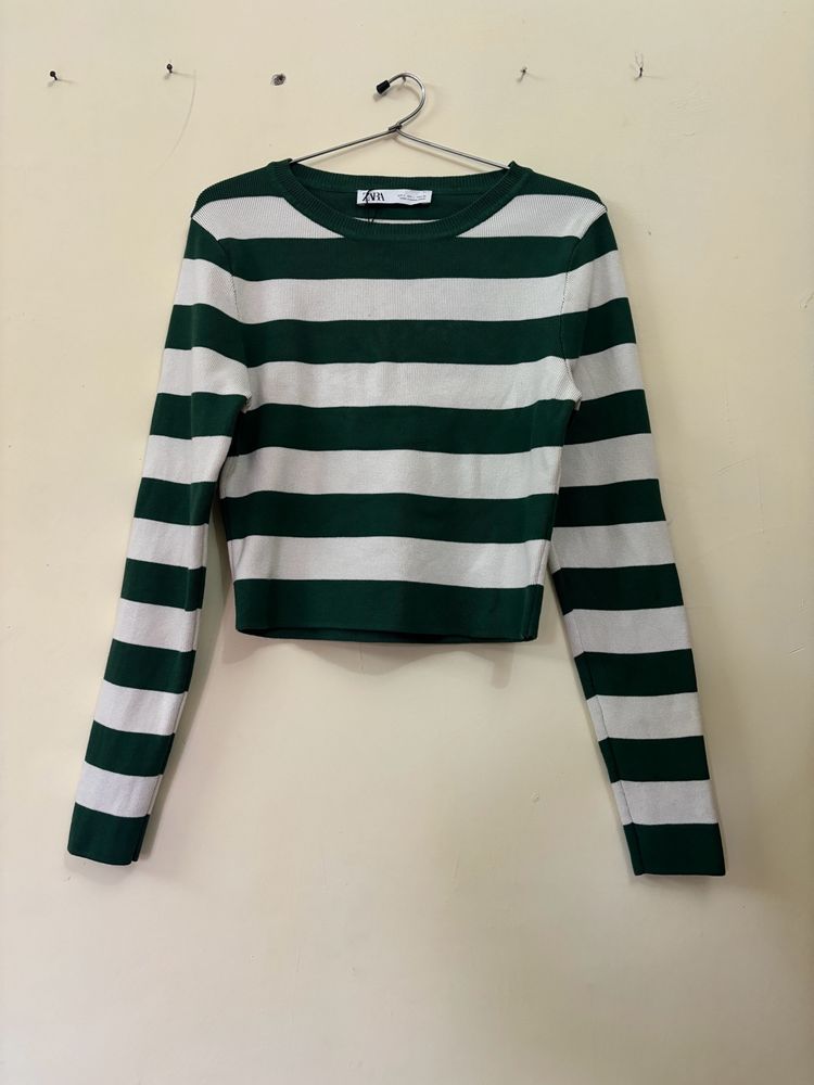 Zara Cropped Green Sweatshirt