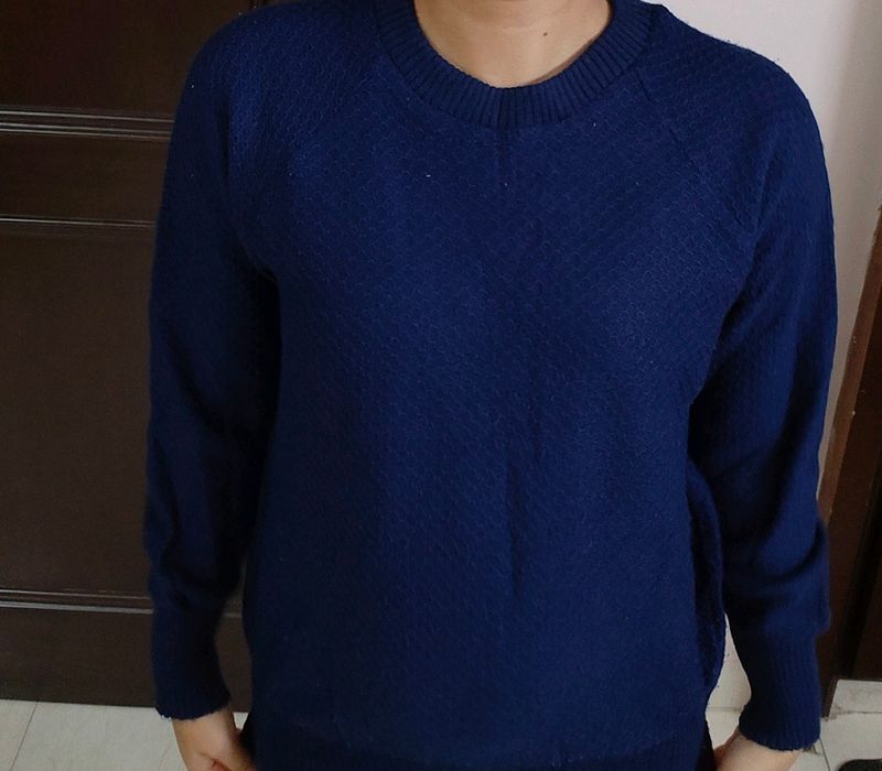 Women Blue Woollen Knitted Round Neck Sweater