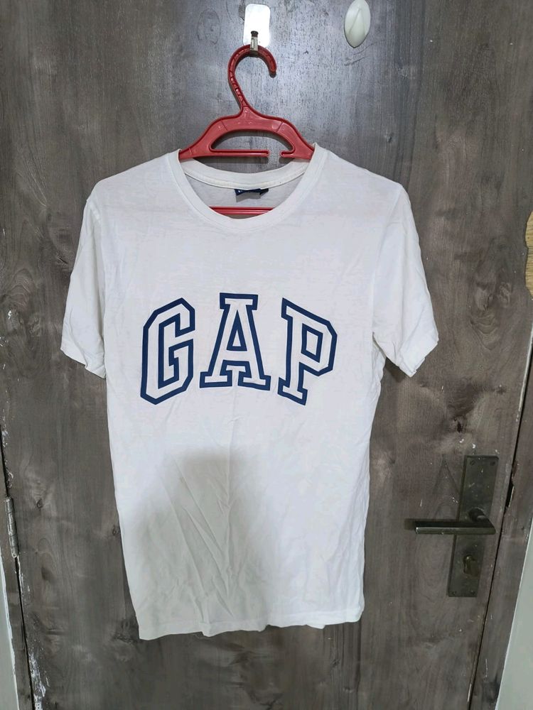 Men's Gap  Tshirt 🧡