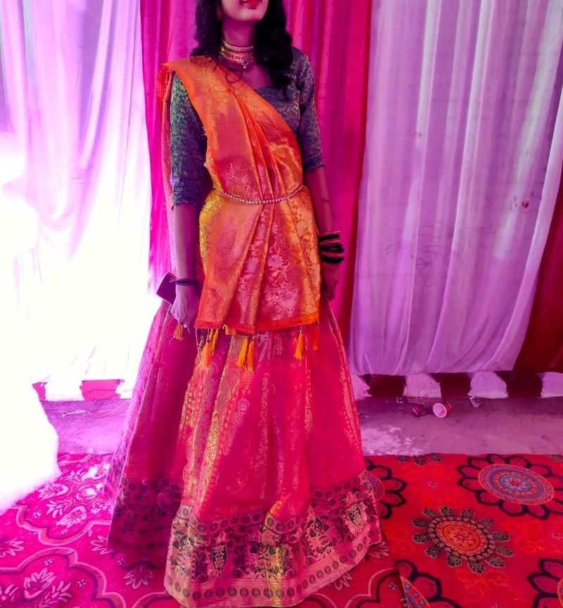 BANARASI LEHNGA WITH CANCAN