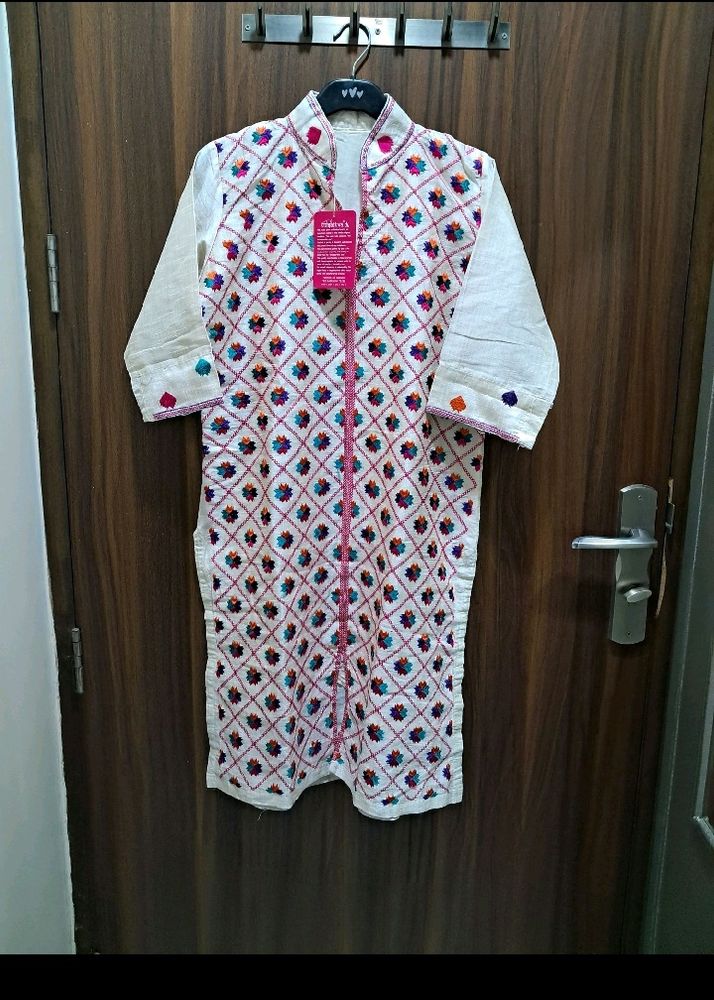 Beautiful Kurti With Phulkari Work