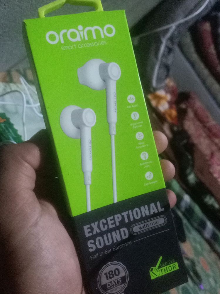 Araimo Earphone With 6months Warrenty