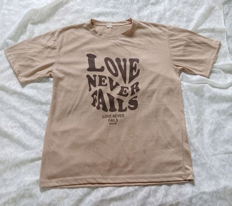 Love Never Fails Oversized Tshirt