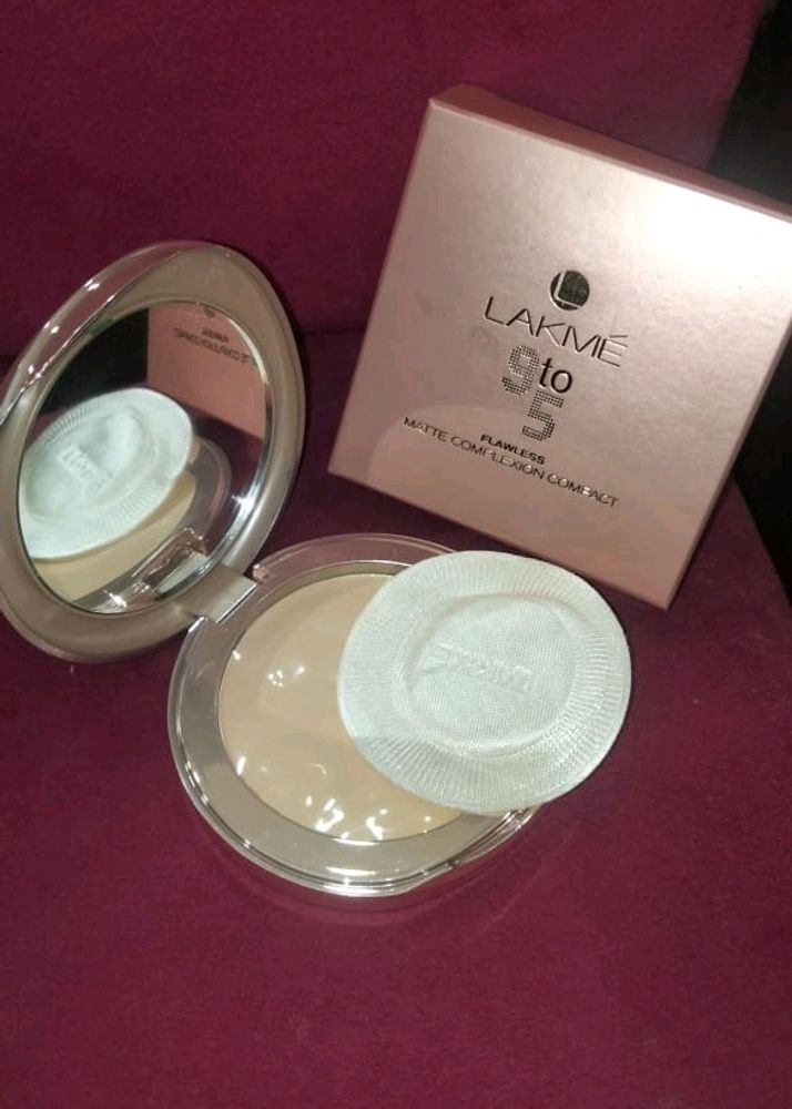 Lakme 9 To 5 Compact