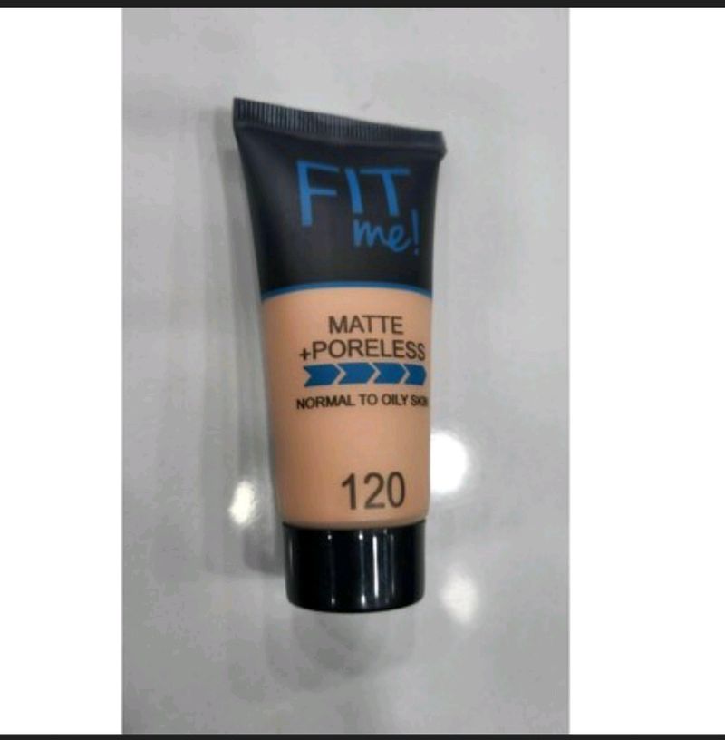 FIT ME poreless Foundation+ A Beauty Blender