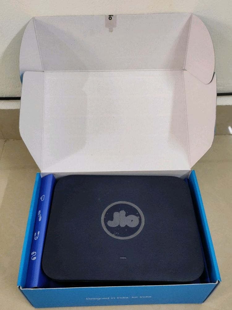 BRAND NEW JIO ROUTER + TELEPHONE