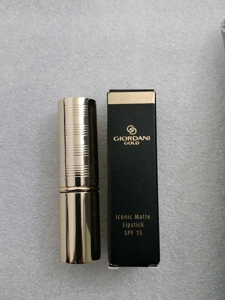 Giordani Gold Iconic Matt Lipstick With SPF 15