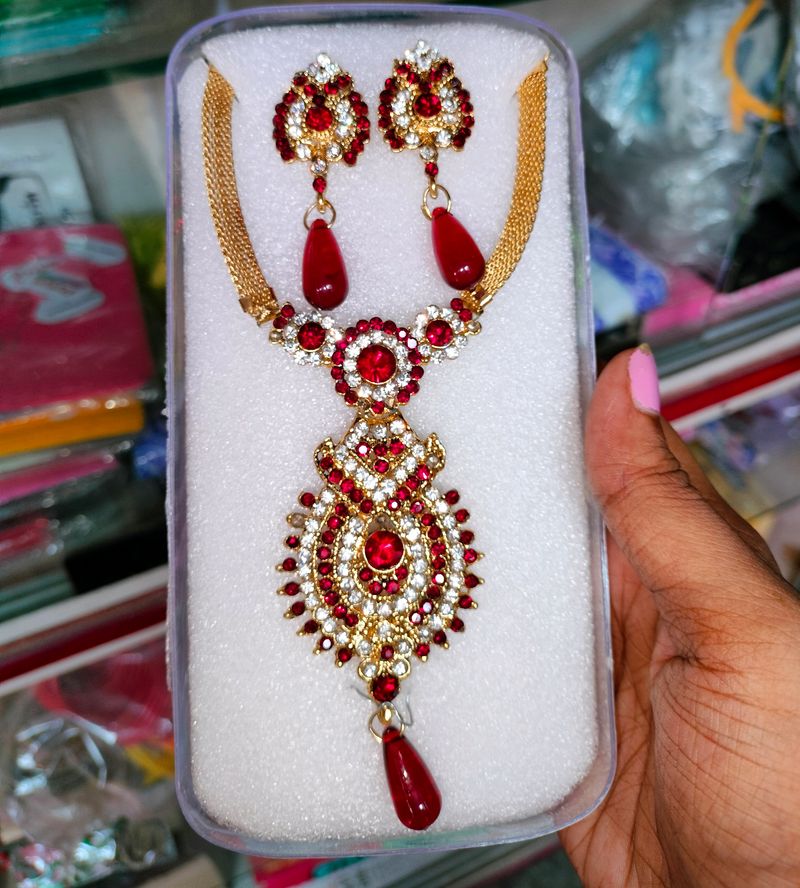 New Attractive & Beautiful Red Diamond Necklace