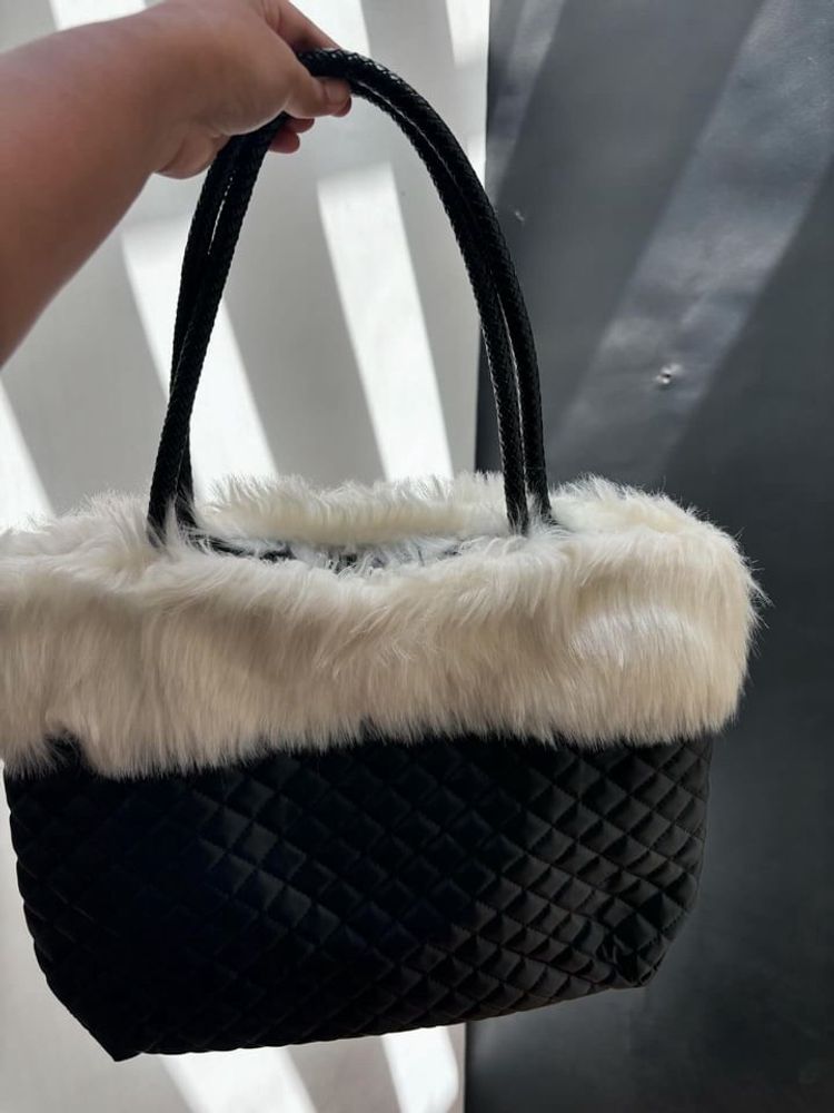 Kashmir Black Tote Bag With Fur