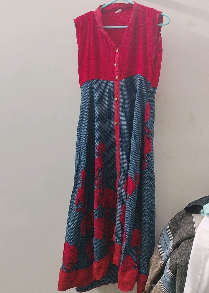 SALEEEEE!!!🎊🎊....Pretty Red Kurti