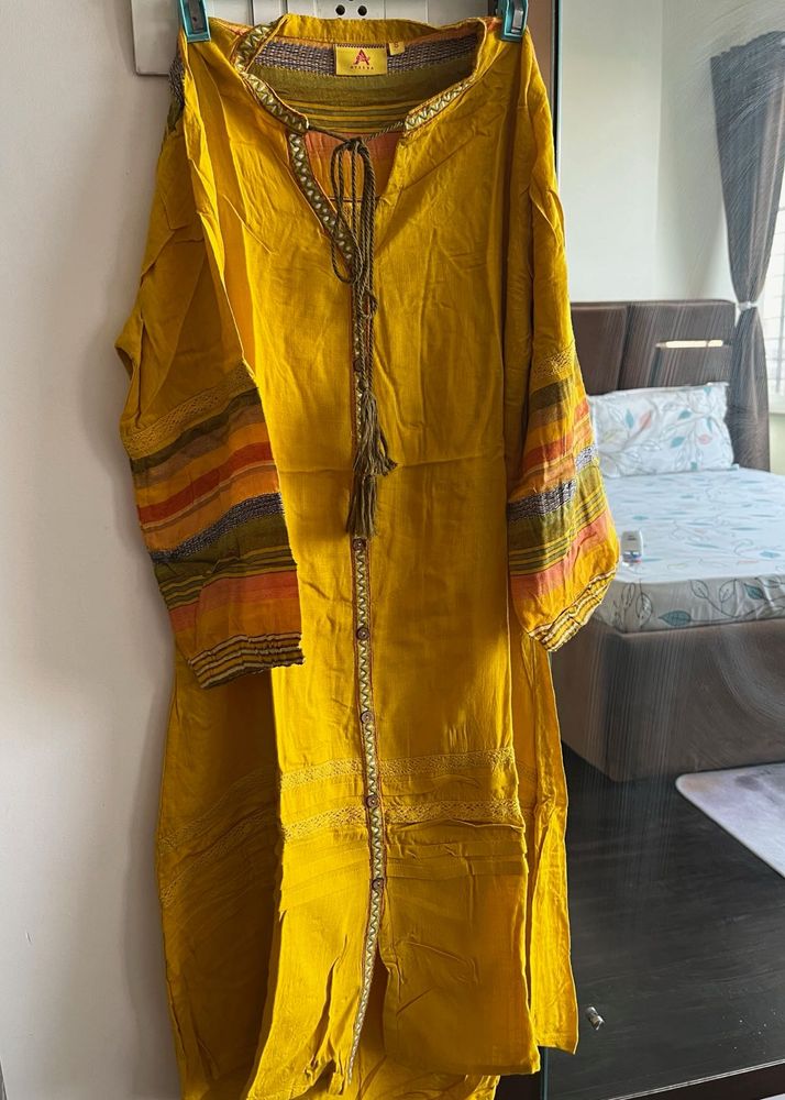 Ateesa Yello Kurti