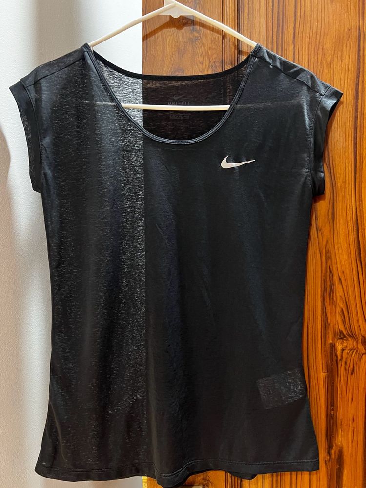 Mesh Active Wear T-shirt - NIKE