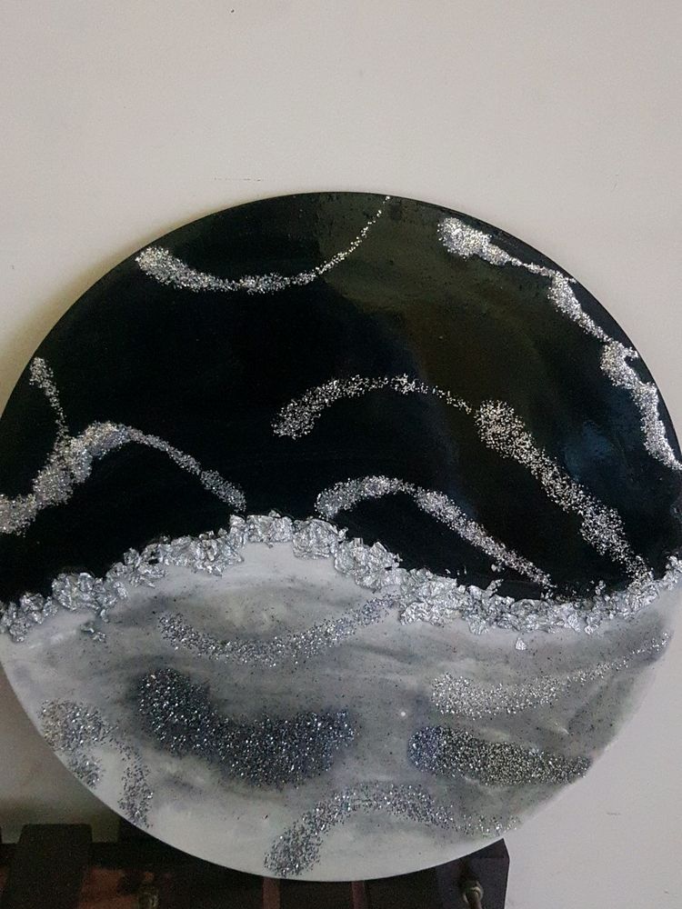 Black N White Resin Art