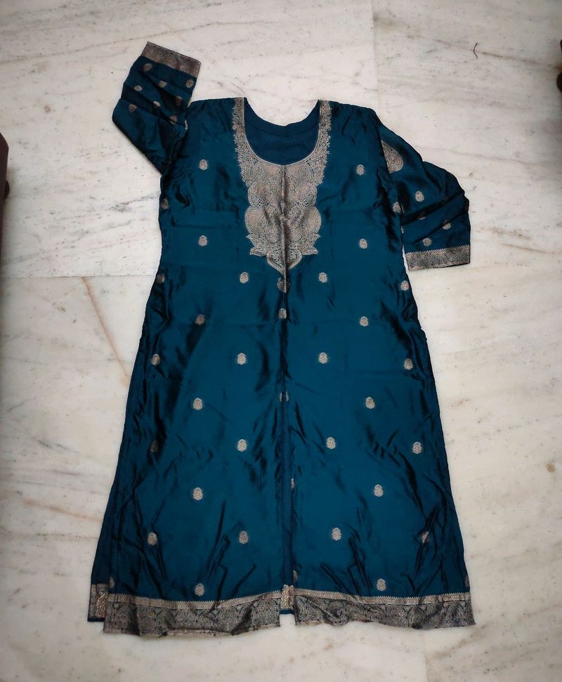 Peacock Green Gold Printed , Round Neck Kurta Set