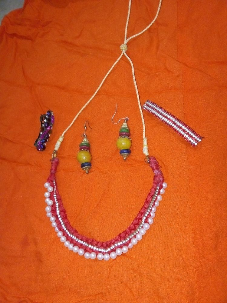 Necklace With Earrings And Clip