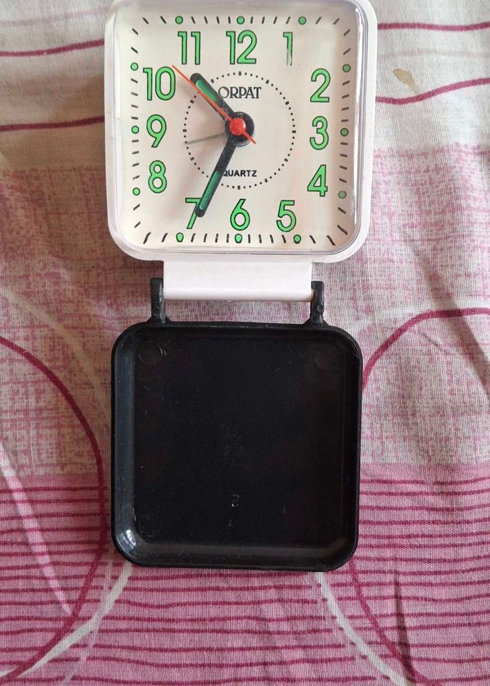 Orpat Table Clock