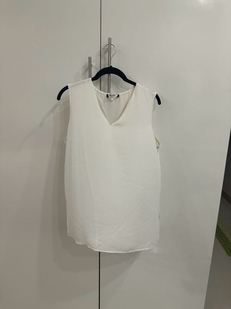 EU XL , US 10 Size Sleek Sleeveless White Top