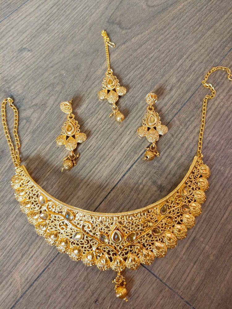 Brand New Chokar Set With Earrings And Mangtika