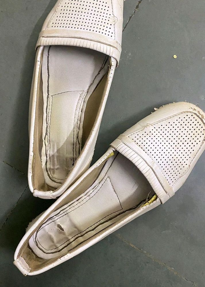 WHITE USED SANDAL