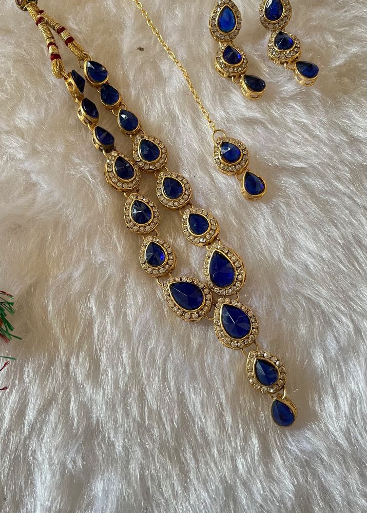 Blue Jewellery Set With Mangtika