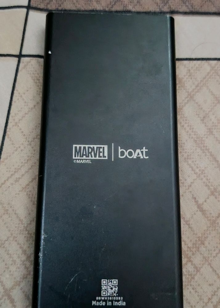 Power Bank Boat