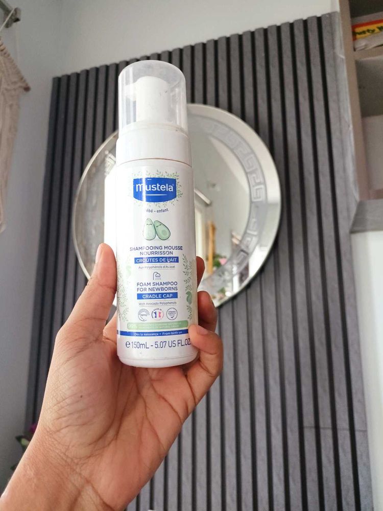 Mustela Foam Shampoo Newbirn