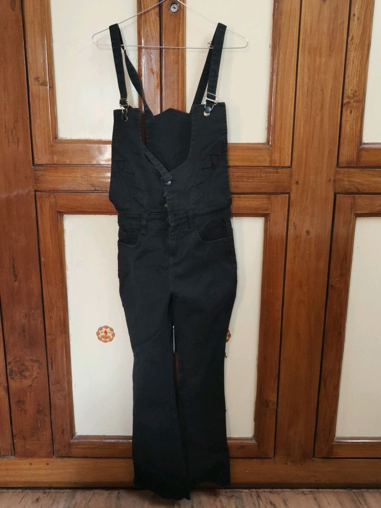 Aesthetic Black Dungaree With Button Detailing