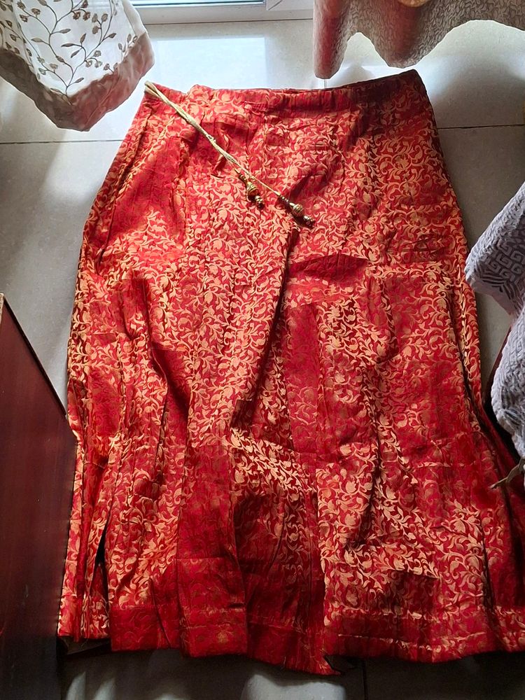 RED LEHNGA/ETHNIC SKIRT