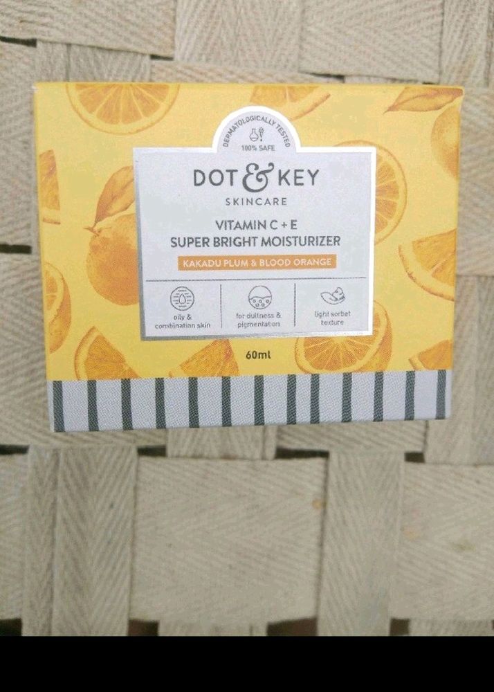 Dot Nd Key Vitamin C E Face Moisturizer New