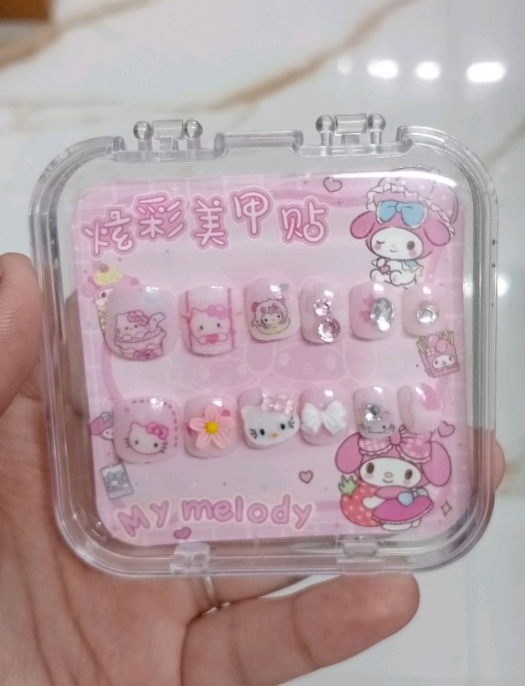 Hellokitty PressOn Nails