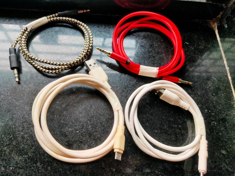 4 Combo Of Charger And AUX Cable