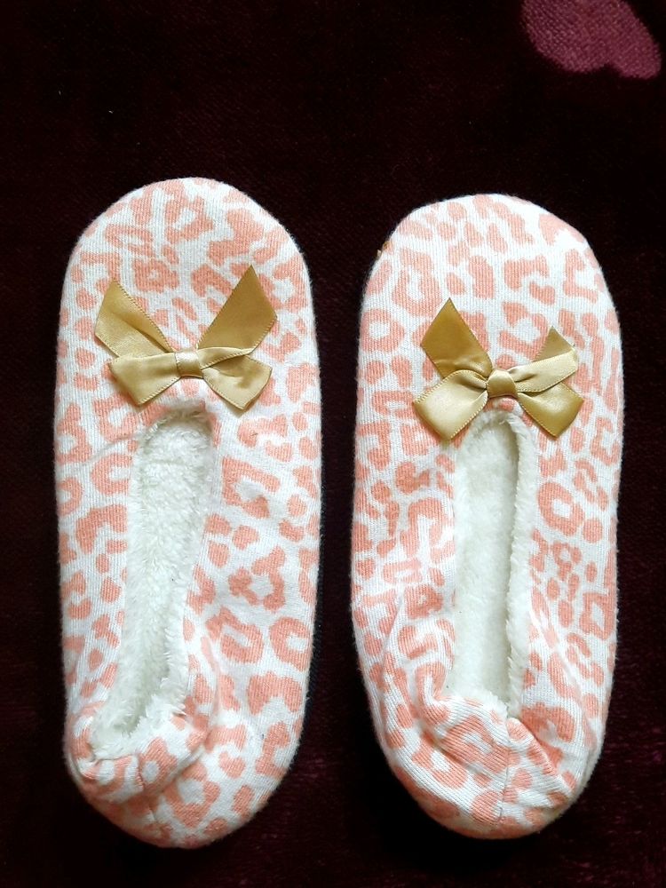 Peach And White Warm Slippers For Winters