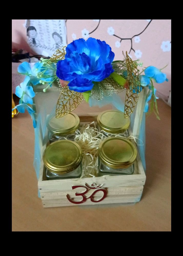 Decorated Wooden Basket With 4 Glass Jars