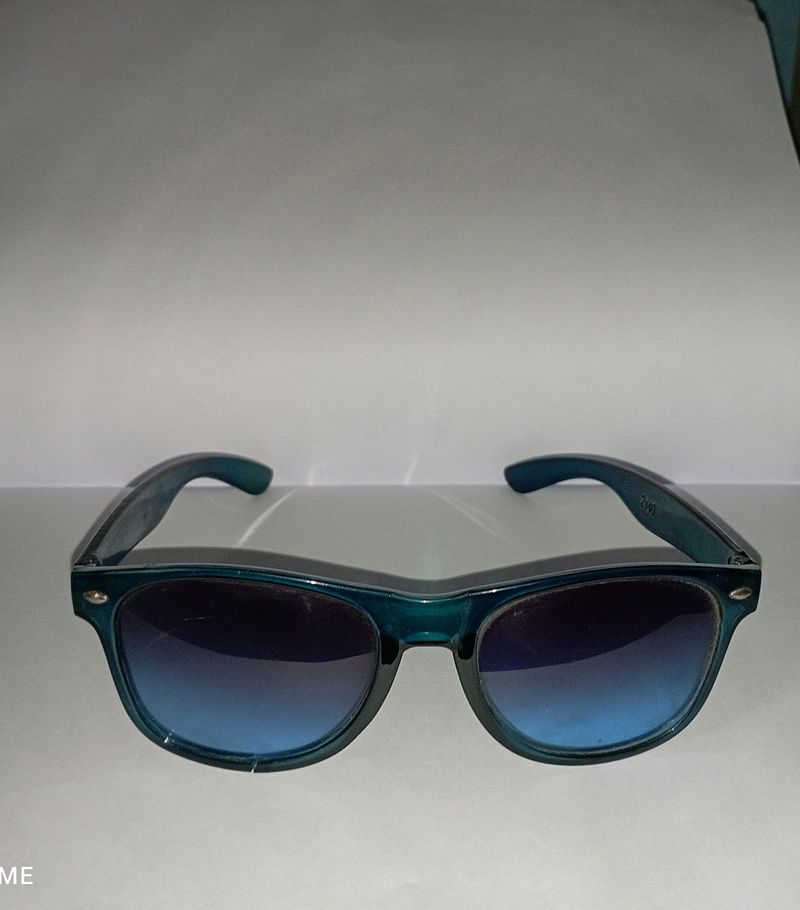 RAY-BAN SUNGLASSES Unused