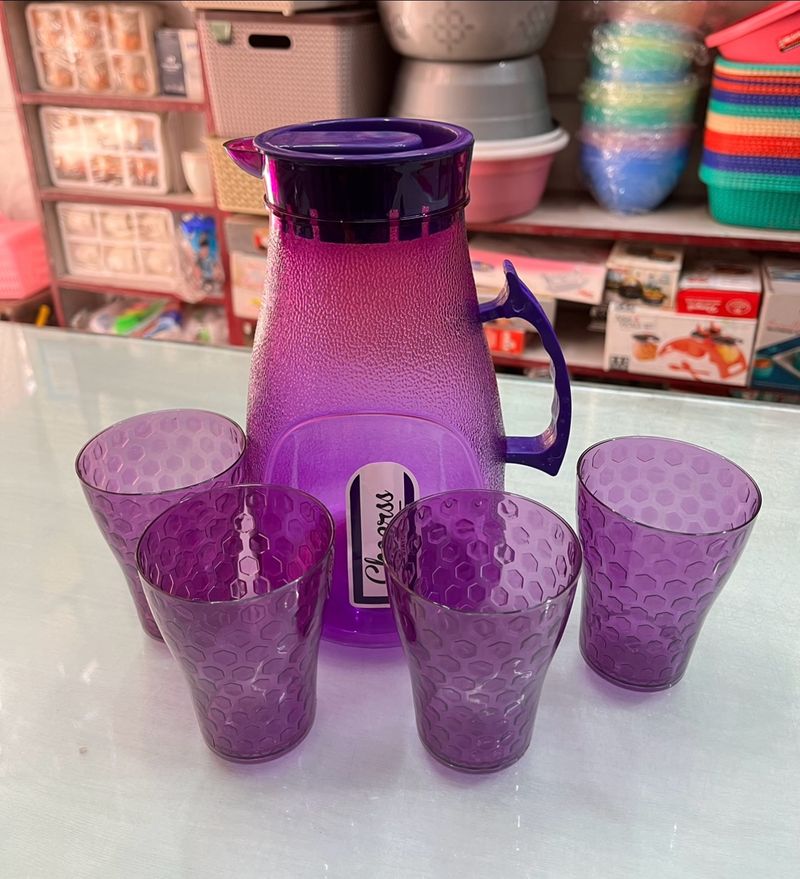 Water Jug With 4 Glasses