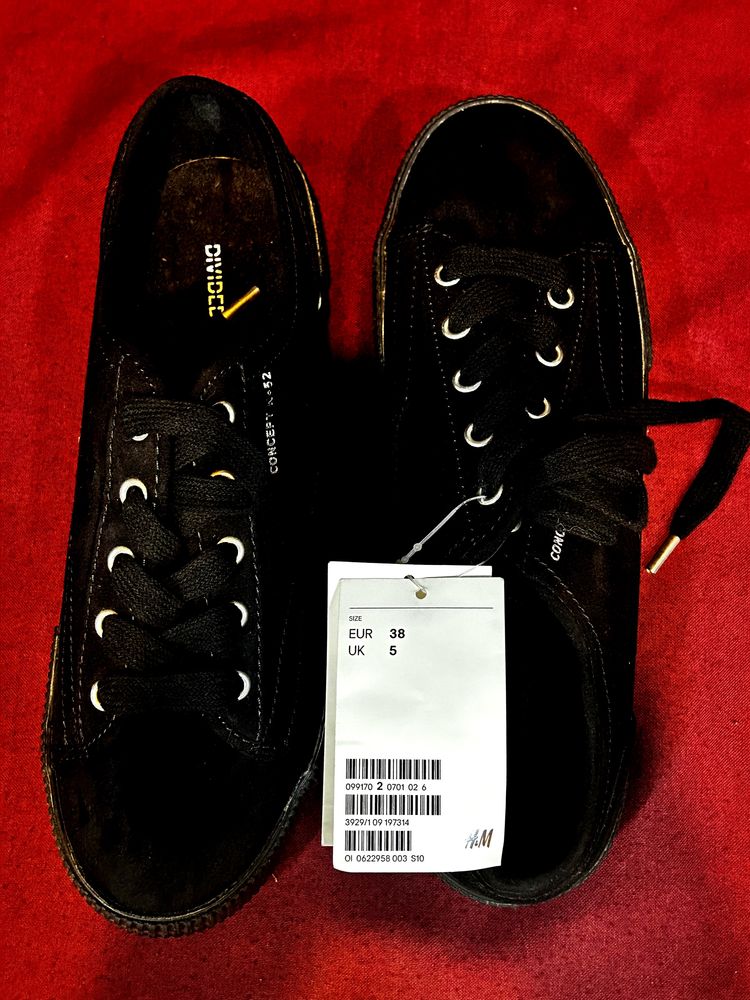 H&M Black Sneakers