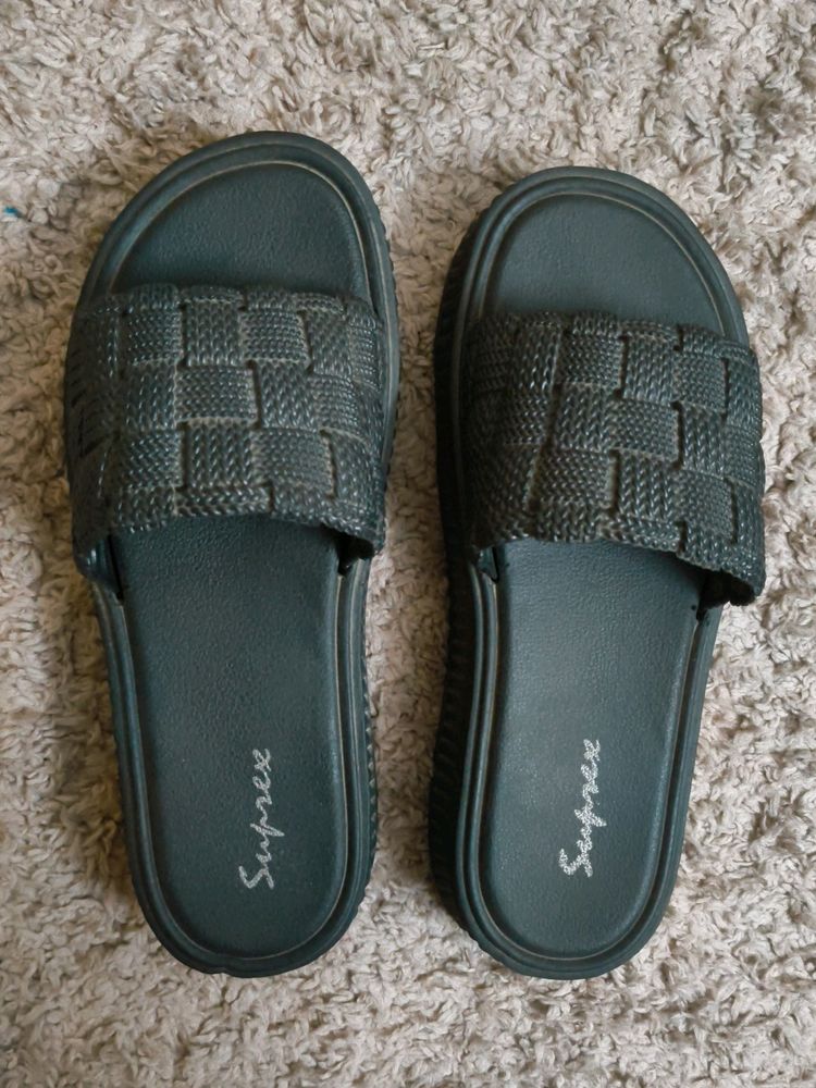 Trendy Black Slippers/ Flip Flops