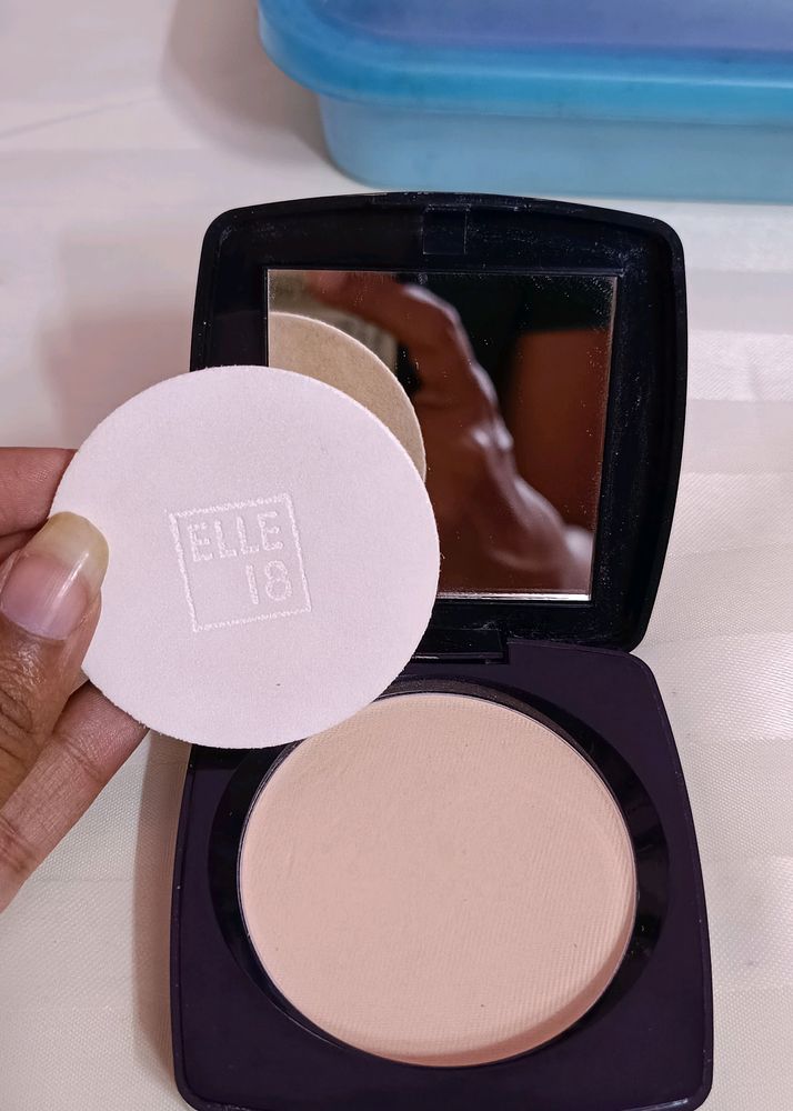 Elle 18 - 02 MARBLE - Compact