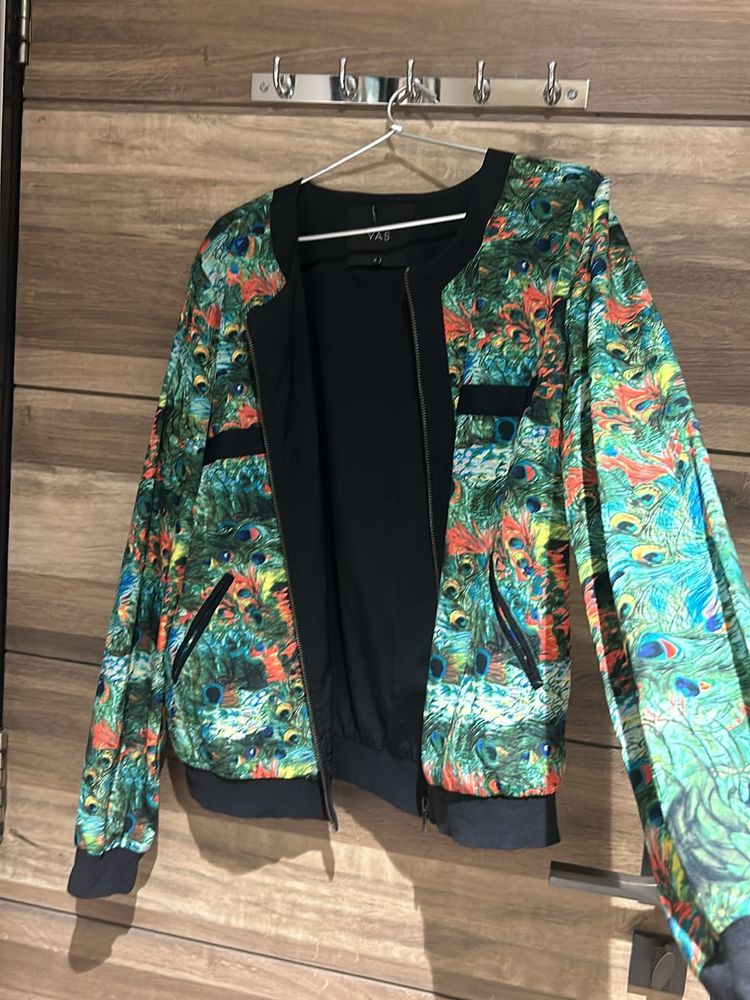 Effortless Chic- Abstract Print Jacket