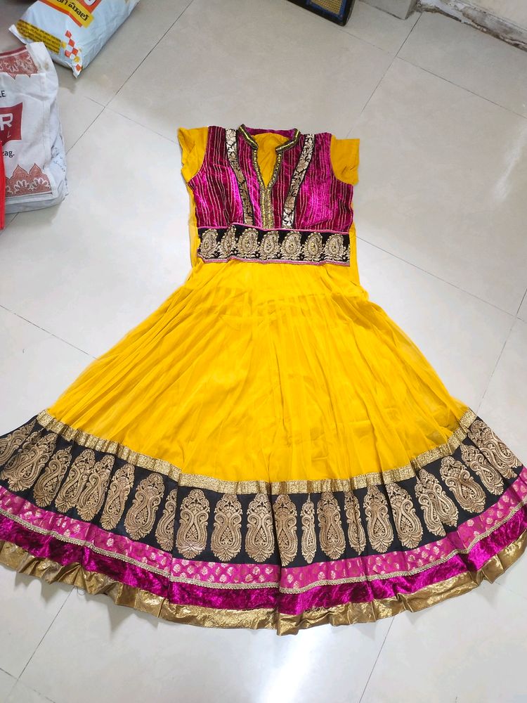 Designer Anarkali Suit Set With Dupatta