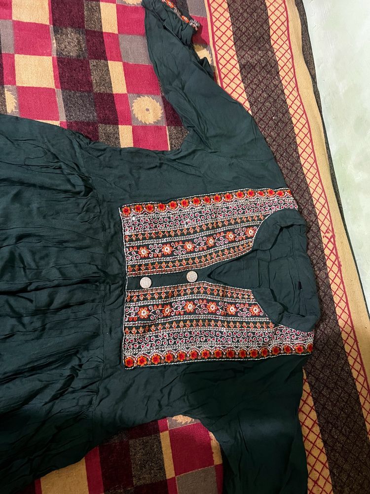 Naira Kurti