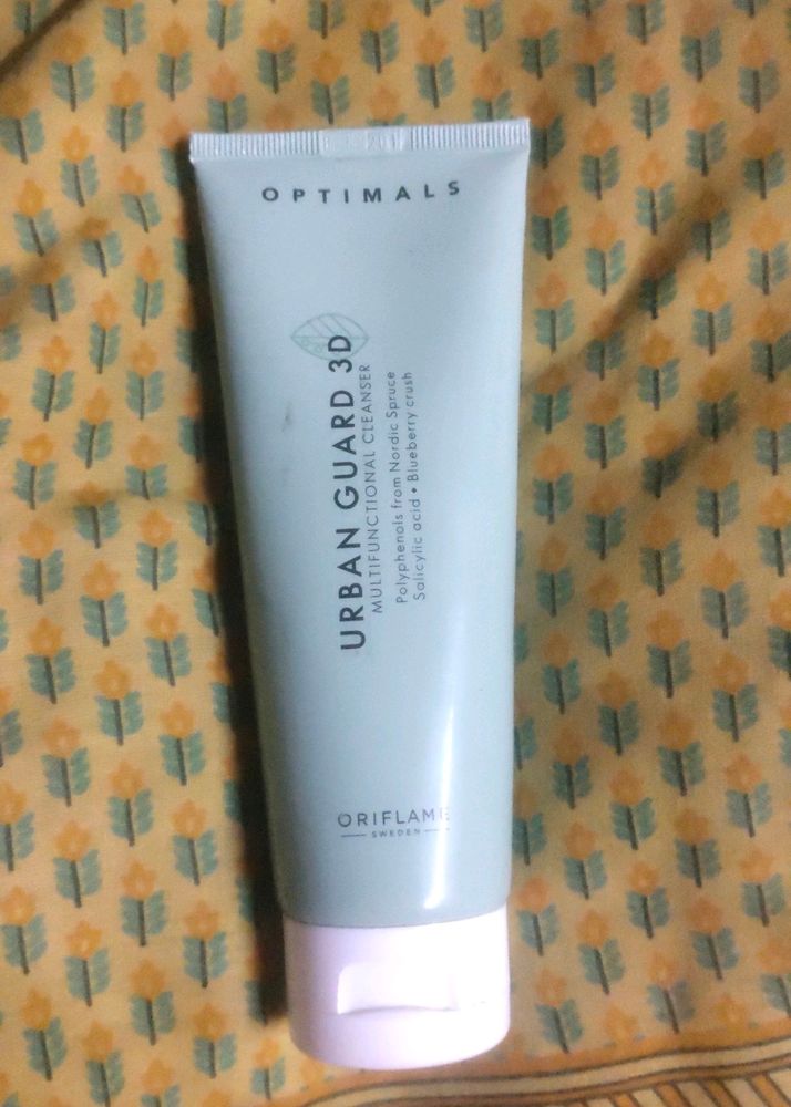 Oriflame 3D Face Wash