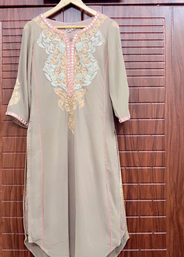 Laks*ita  Kurta Small Size