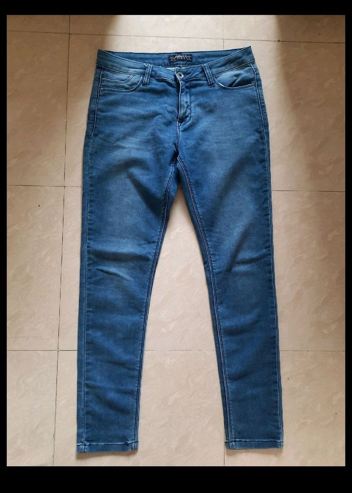 2 Strachable Jeans 30 Inch