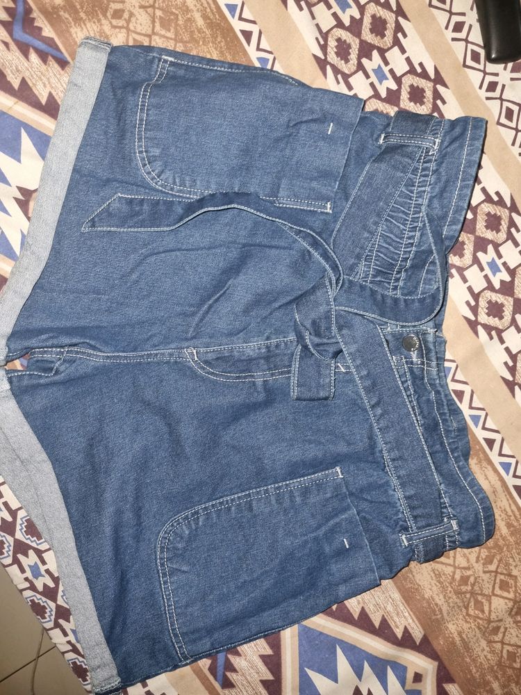 madame unused Shorts Good Quality Very Comfortable