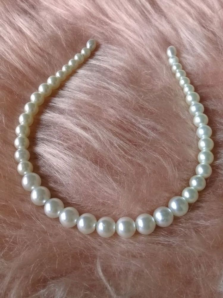 Beautiful White Pearl Hairband For Your Cutie Pie