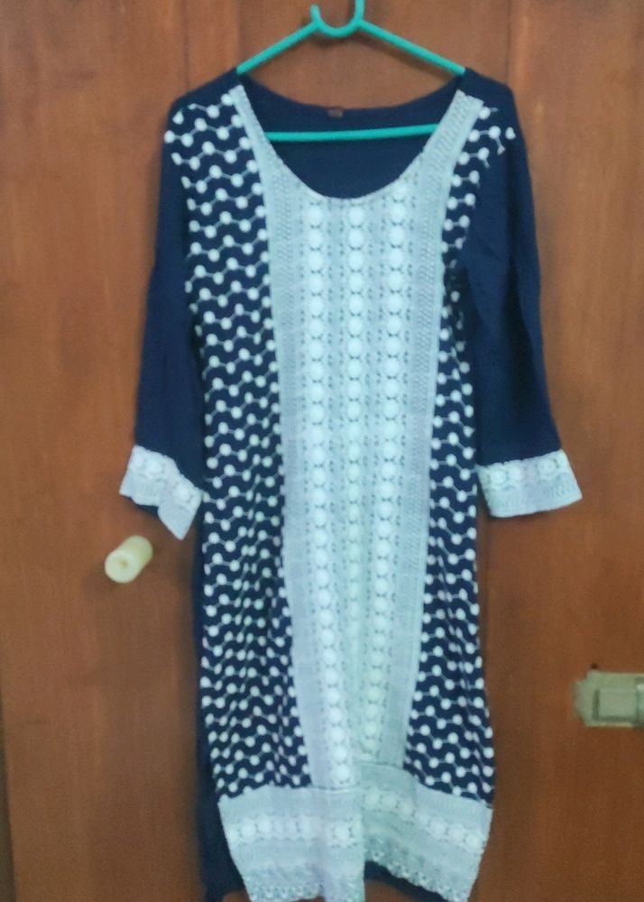 Chikenkari Kurti