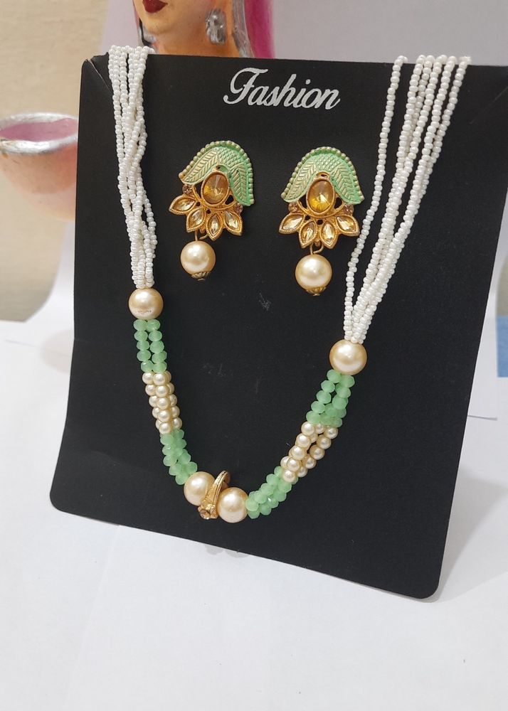 Women Neckpieac With Earings