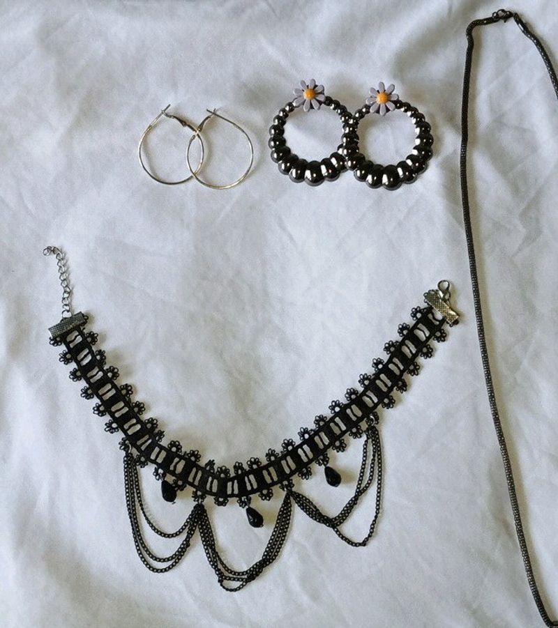 Combo of 2 (necklace and earrings)