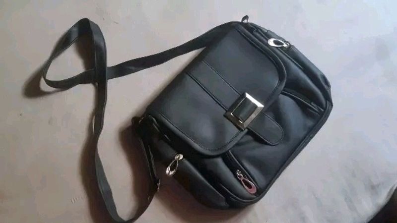 Selling A Beautiful Black Colour Slingbag